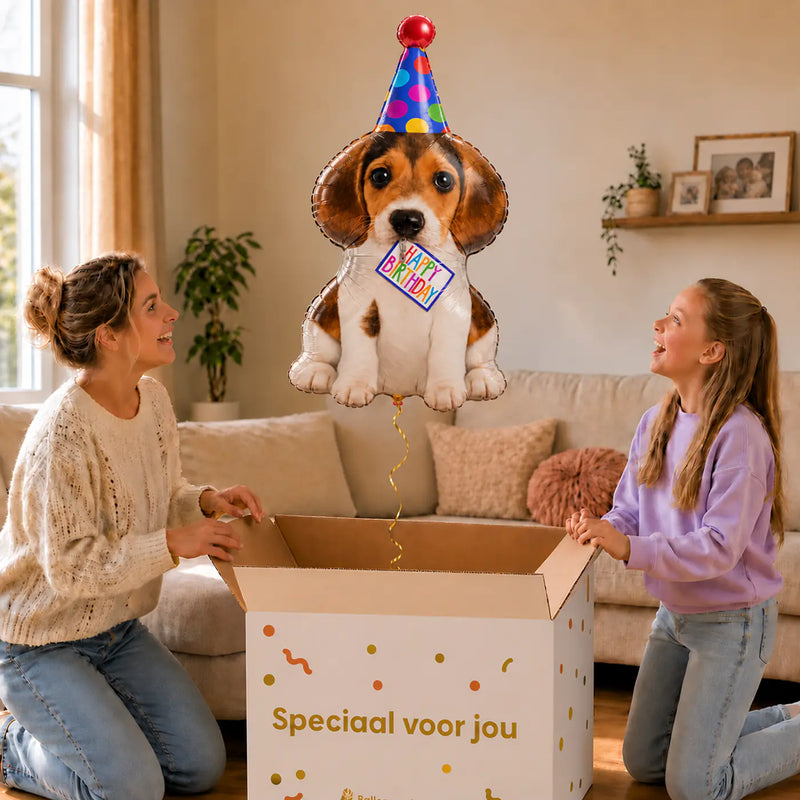 Happy Birthday Puppy XL ballon van 94 cm tijdens een warm uitpakmoment met moeder en dochter – Ballonnenshop.nl