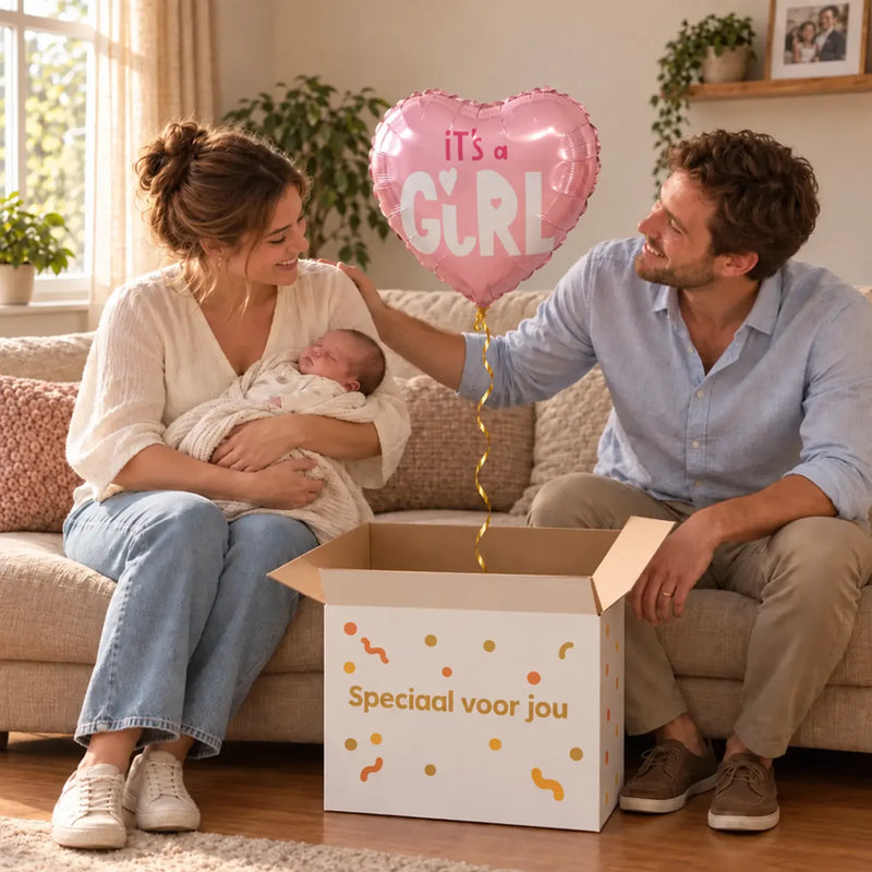 Uitpakmoment met It's A Baby Girl Helium Ballon uit een cadeaudoos van Ballonnenshop.nl