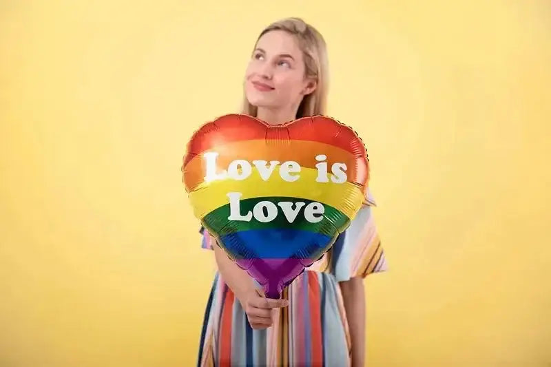 Love Is Love Folie Ballon 35 cm - Ballonnenshop.nl