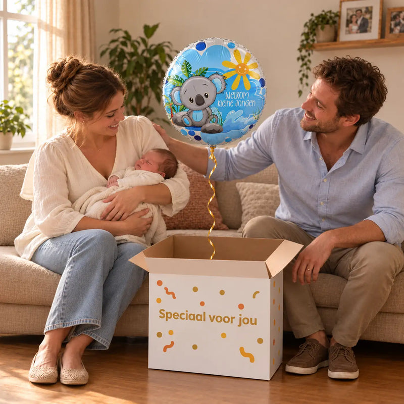 Uitpakmoment met Welkom Kleine Jongen Ballon uit een cadeaudoos van Ballonnenshop.nl