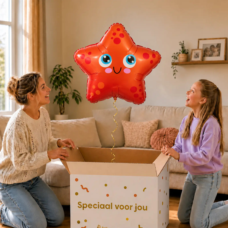Zeester Helium Ballon – uitpakmoment met moeder en meisje in een warme woonkamer – Ballonnenshop.nl