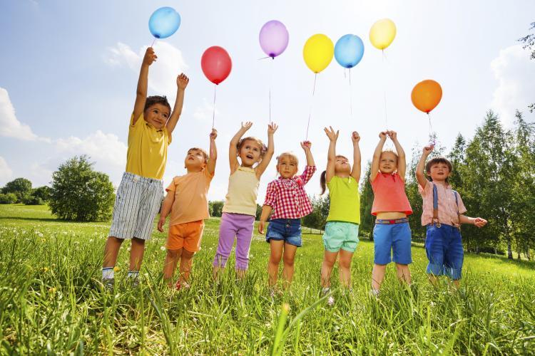 Balloons Around the World Day 2025 – 10 creatieve ballonnen decoratie ideeën - Ballonnenshop.nl