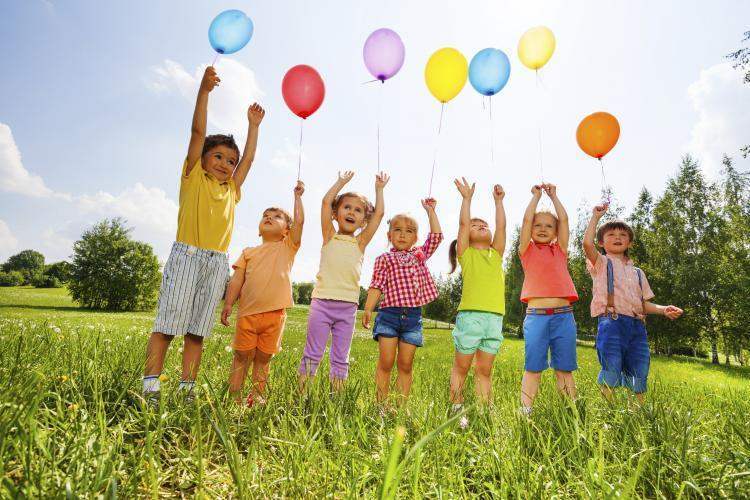 Balloons Around the World Day 2025 – 10 creatieve ballonnen decoratie ideeën - Ballonnenshop.nl