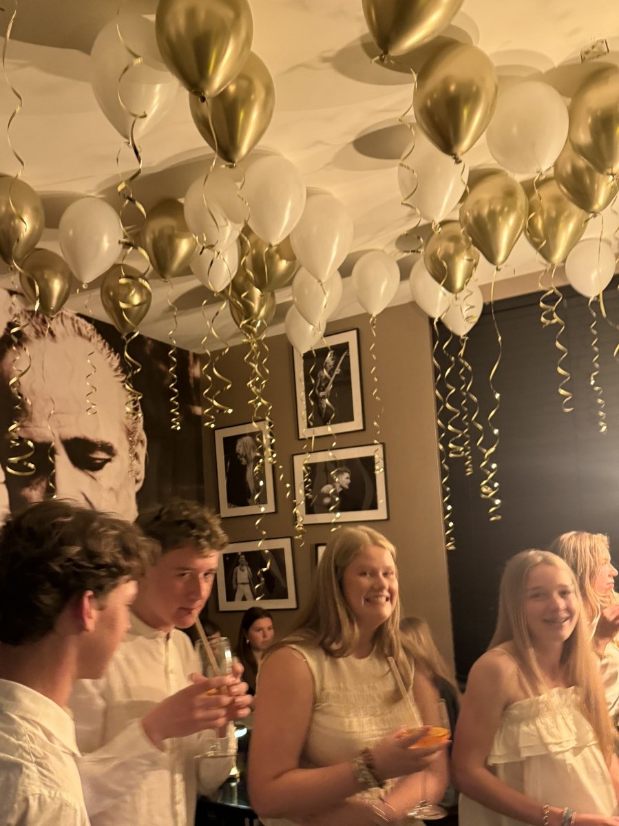 Feestje Sanne 16de verjaardag - Sfeervol, eenvoudig en stijlvol - Ballonnenshop.nl