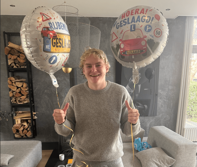 Sil geslaagd voor zijn rijbewijs - Ballonnenshop.nl