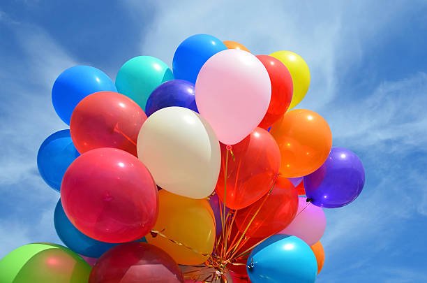 Zijn helium ballonnen gevaarlijk? Veilig omgaan met helium ballonnen – tips en feiten - Ballonnenshop.nl