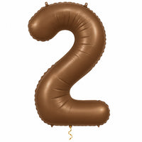 2 Jaar Cijfer Bruin XL Ballon met dun metallic gouden lint op witte achtergrond – Ballonnenshop.nl