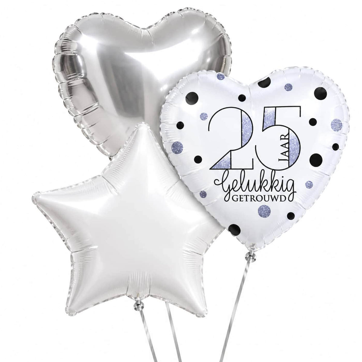 25 Jaar Getrouwd Trosje Ballonnen – heliumgevulde ballonnen met dunne metallic-zilveren lintjes op een witte achtergrond