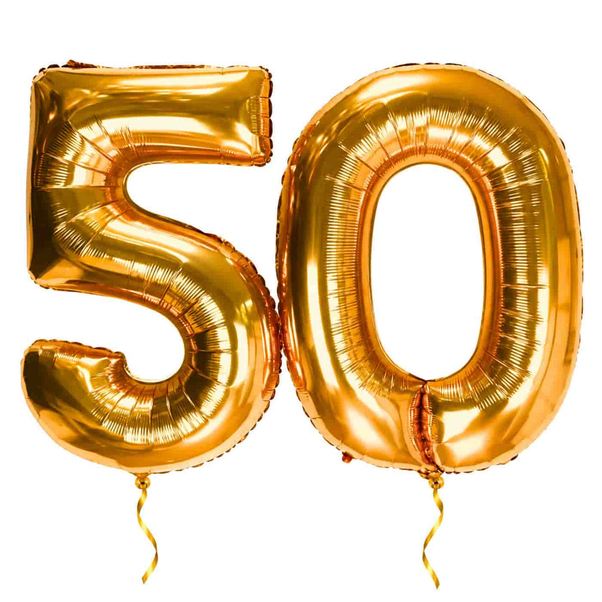 50 Jaar Cijfer Ballonnen Goud – heliumgevulde ballonnen met dunne gouden lintjes op een witte achtergrond