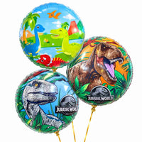 Dinosaurus Trosje Blauw/Groen/Rood – heliumgevulde ballonnen met dunne gouden lintjes op een witte achtergrond