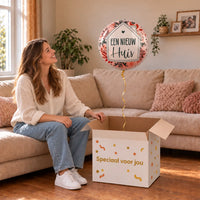 Uitpakmoment met Een Nieuw Huis Helium Ballon uit een cadeaudoos van Ballonnenshop.nl