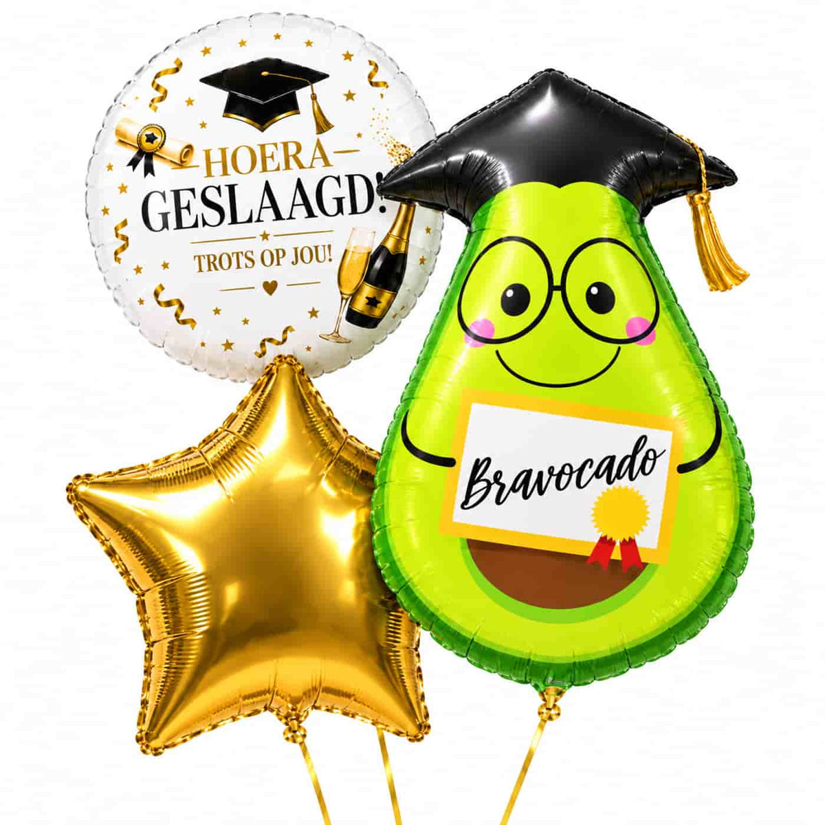 Geslaagd Bravocado Ballonnentros – heliumgevulde ballonnen met dunne gouden lintjes op een witte achtergrond