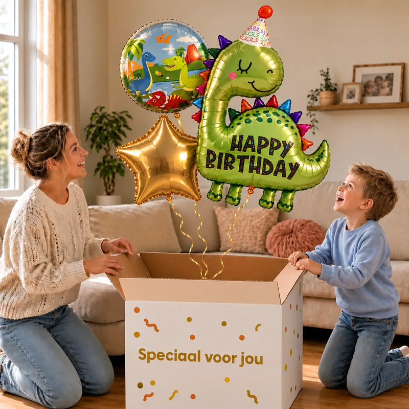 Happy Birthday Dino XL Trosje zweeft uit de Speciaal voor jou doos in een warme woonkamer