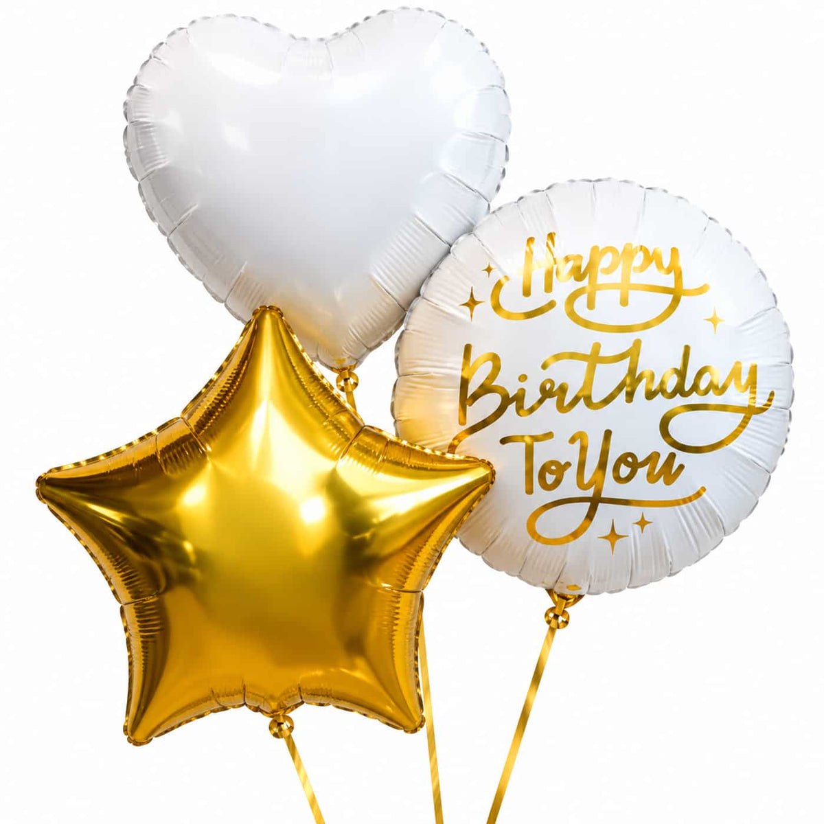 Happy Birthday To You Trosje Wit/Goud – heliumgevulde ballonnen met dunne gouden lintjes op een witte achtergrond