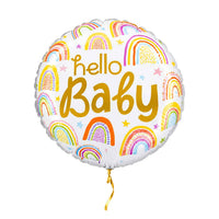 Hello Baby heliumballon met kleurrijke regenbogen en kort goudkleurig lint op een witte achtergrond