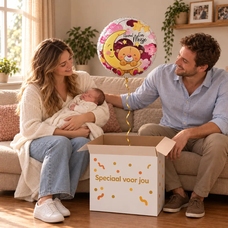 Uitpakmoment met Hoera! Een Meisje Helium Ballon uit een cadeaudoos van Ballonnenshop.nl
