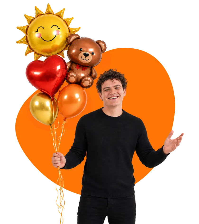 Jesse de Vries met een feestelijk boeket ballonnen van Ballonnenshop.nl