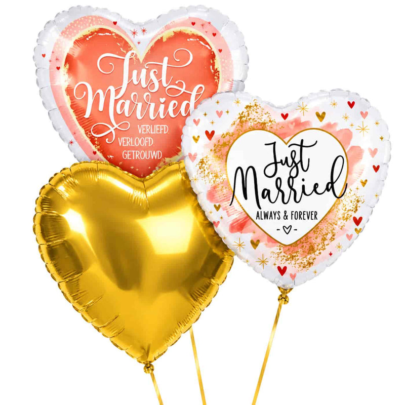Just Married Trosje Ballonnen – heliumgevulde ballonnen met dunne gouden lintjes op een witte achtergrond