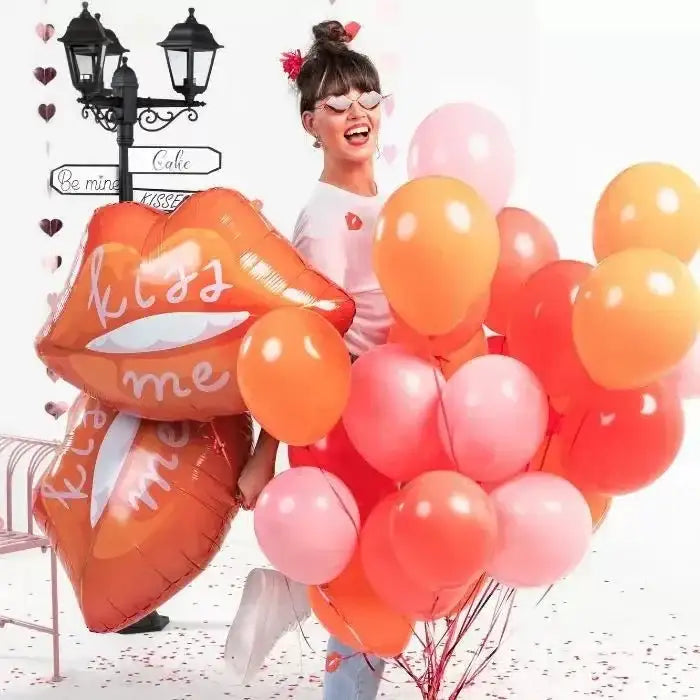 Kiss Me Folie Ballon 86 cm - Ballonnenshop.nl