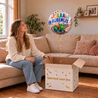 Uitpakmoment met Scooter Rijbewijs Geslaagd Ballon uit een cadeaudoos van Ballonnenshop.nl