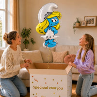 Smurfin Helium XL Ballon – uitpakmoment met moeder en meisje in een warme woonkamer – Ballonnenshop.nl