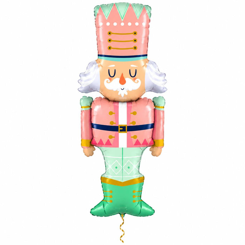 Notenkraker Kerst Pastel XL met dun metallic gouden lint op witte achtergrond – Ballonnenshop.nl