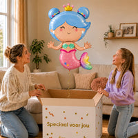 Zeemeermin Helium XL Ballon – uitpakmoment met moeder en meisje in een warme woonkamer – Ballonnenshop.nl
