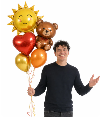 Ballonexpert Jesse de Vries met vrolijke heliumballonnen